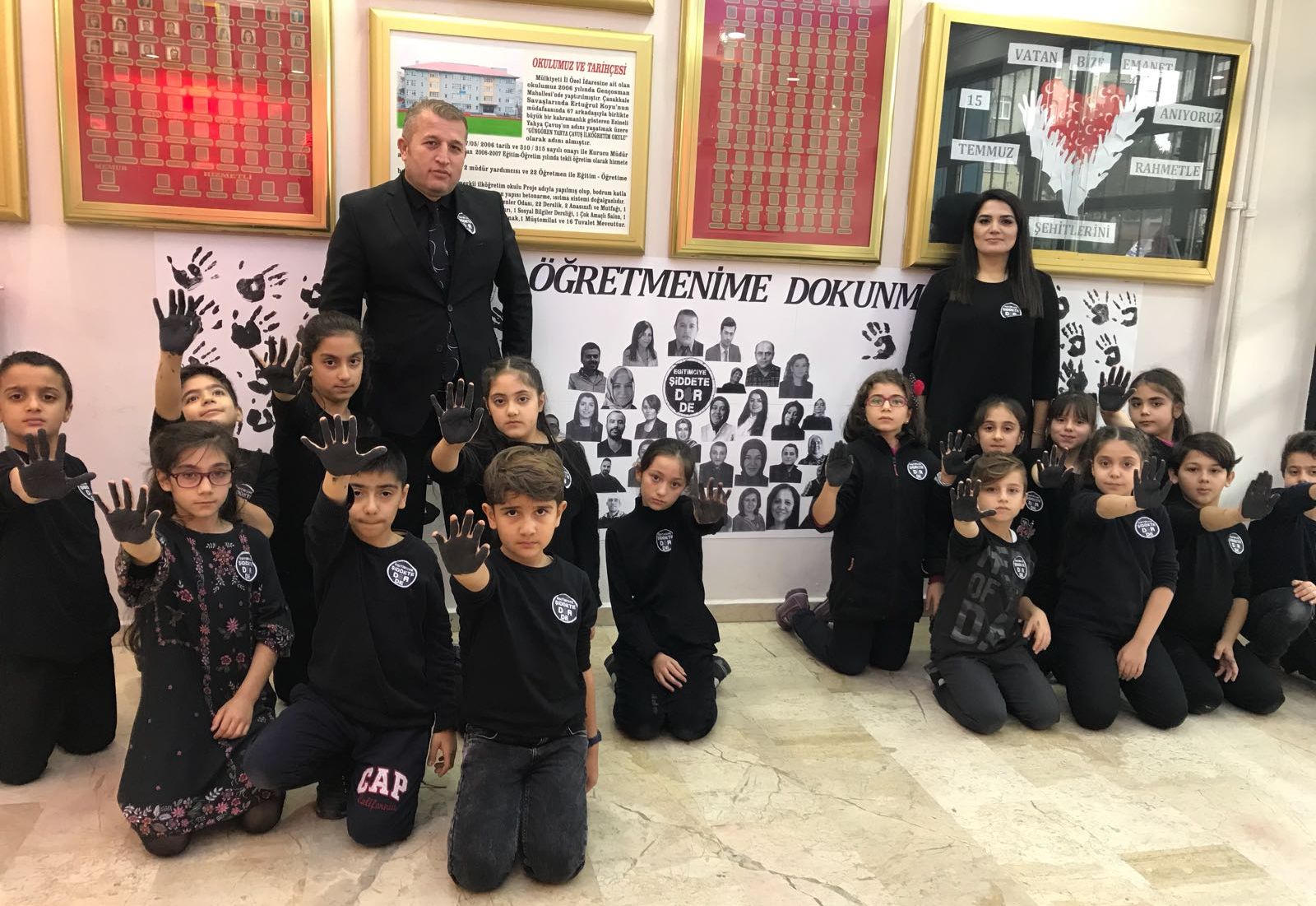 Yahya Çavuş İlkokulu Öğretmenlere Şiddete ''Hayır'' Diyerek Karalar Bağladı